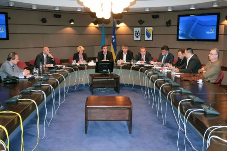 Komisija odlučuje da li je Budimir nedostojan obavljati dužnost