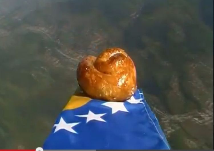 Sarajlije ostvarile san Nadrealista: Burek uspješno poslan u svemir