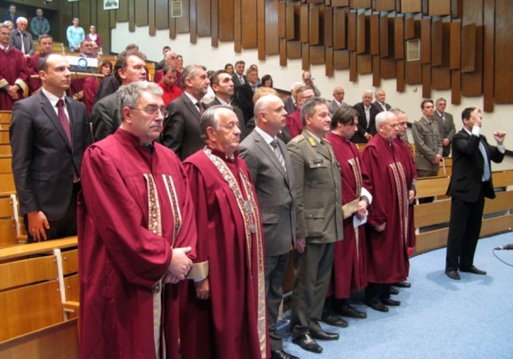 Istočno Sarajevo: Promovisana 32 doktora nauka