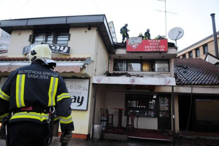 Banjaluka: Gorio krov "Pizzete"