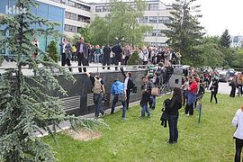 Lakše povrijeđene dvije žene pri pokušaju izlaska iz zgrade ...