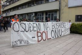 Oko 300 studenata pred Vladom KS
