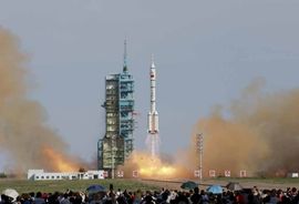 Kineski astronauti poletjeli u orbitu