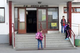 Roditelji: Đaci su pokradeni - Direktorka: Puno dezinformacija