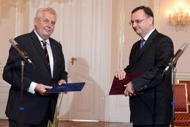 Predsjednik prihvatio ostavku premijera, pala i vlada