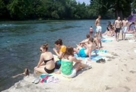 Pogledajte kako su se Banjalučani danas osvježavali na Vrbasu
