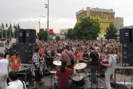 Koncert bh. bendova ispred Parlamenta BiH
