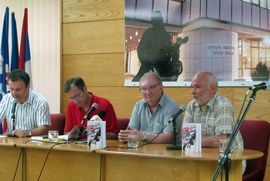 Vlajki: Amerikanci u svakom Srbinu vide malog Rusa