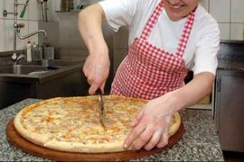 Šta Banjalučani pronalaze u brzoj hrani: Dlaka u hljebu, žica u ...