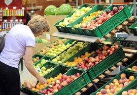Voće i povrće na putu do kupca poskupe četiri puta