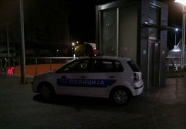 Banjalučki policajci parkiraju na Trgu Krajine