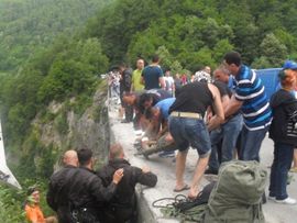 Rumunija: Dan žalosti zbog autobuske nesreće u kanjonu Morače