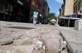 Oštećene pločice u centru Banjaluke