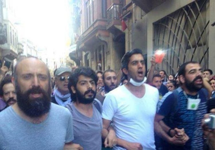 "Sulejman Veličanstveni" sa demonstrantima na ulicama Istanbula