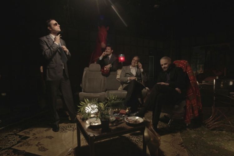 Zdrav(o) život(e) na Teatar festu: Zavodljiva igra samoće i apsurda