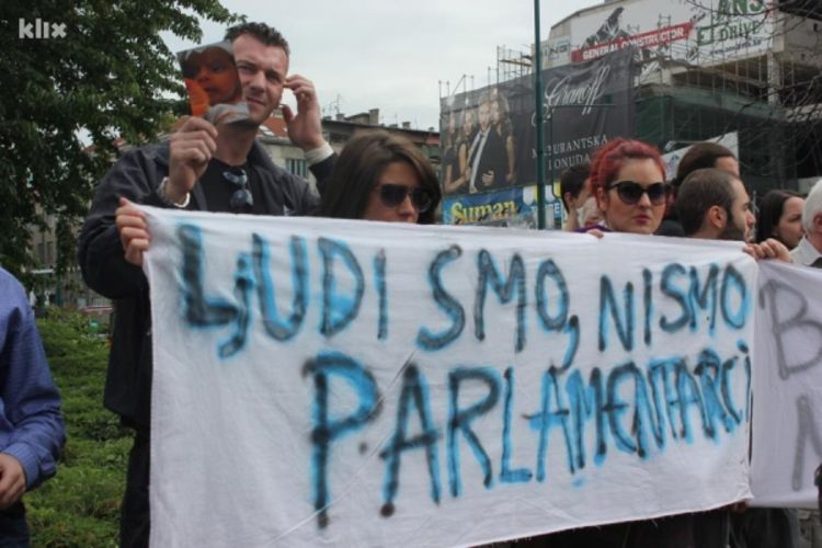 Najzanimljiviji transparenti s protesta