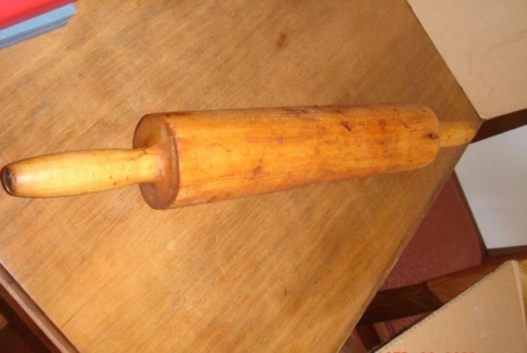 Tukao ženu oklagijom i tiganjem zbog lošeg ručka