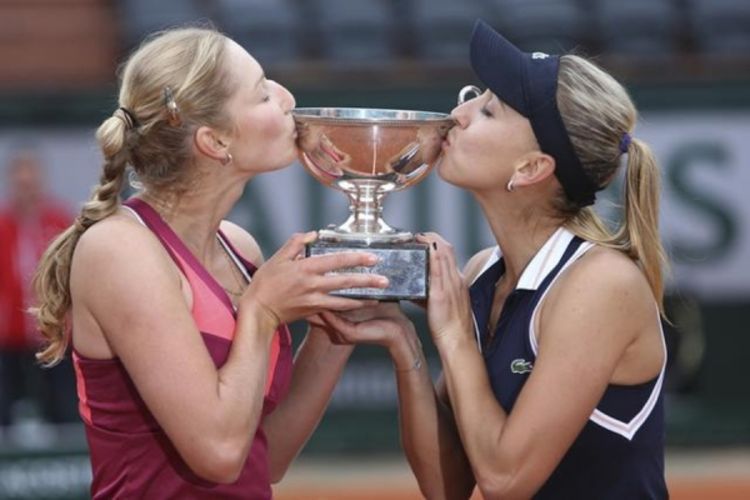  Makarova i Vesnina osvojile titulu u ženskom dublu