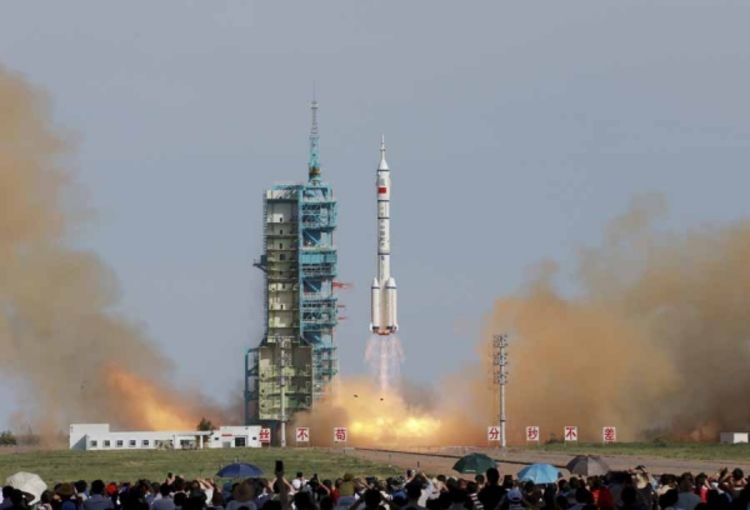Kineski astronauti poletjeli u orbitu