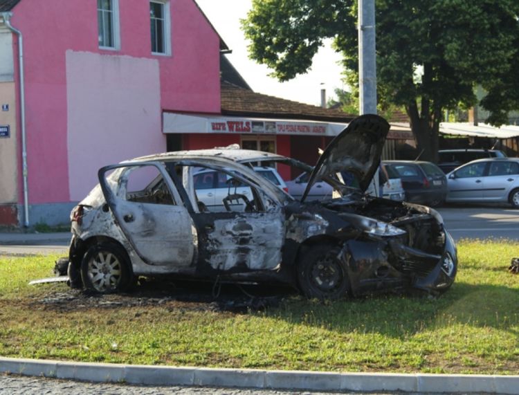 Prijedor: Zapalio auto, pa pijan prijavio policiji?