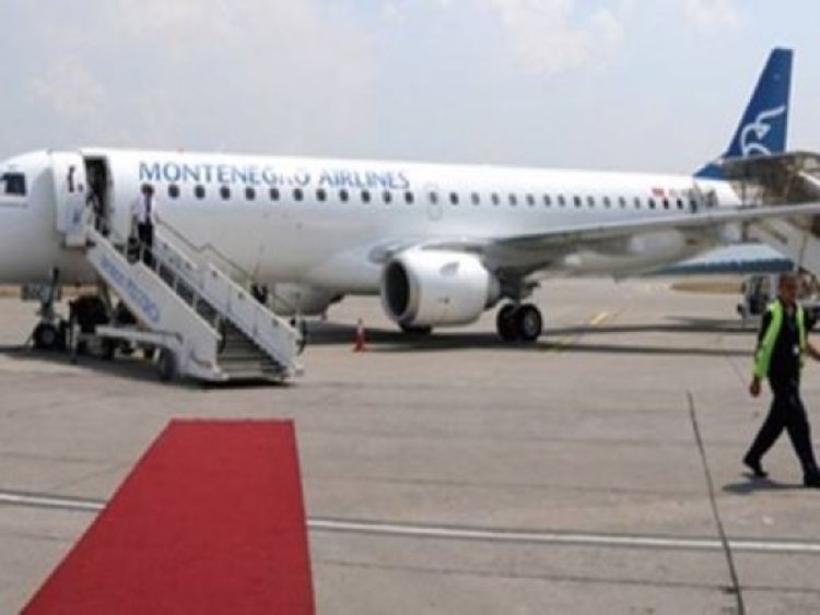 Avion se, zbog kvara, vratio sa leta iz Podgorice za Beograd