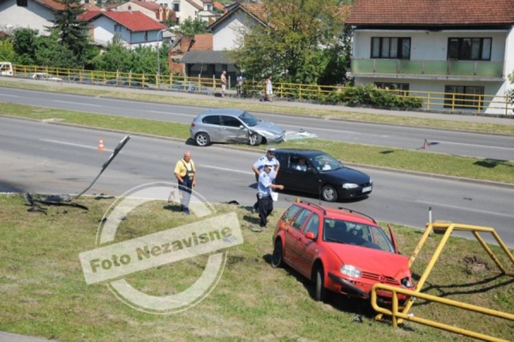 Banjaluka: Dvoje povrijeđenih u stravičnom sudaru