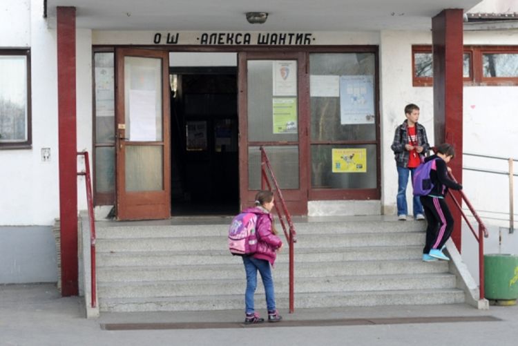Roditelji: Đaci su pokradeni - Direktorka: Puno dezinformacija