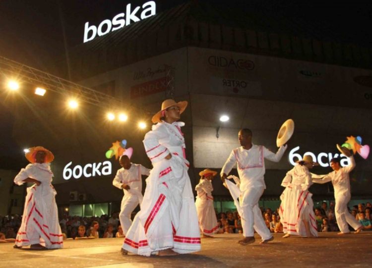 Folklorna magija Kolumbijaca na Dukatfestu  