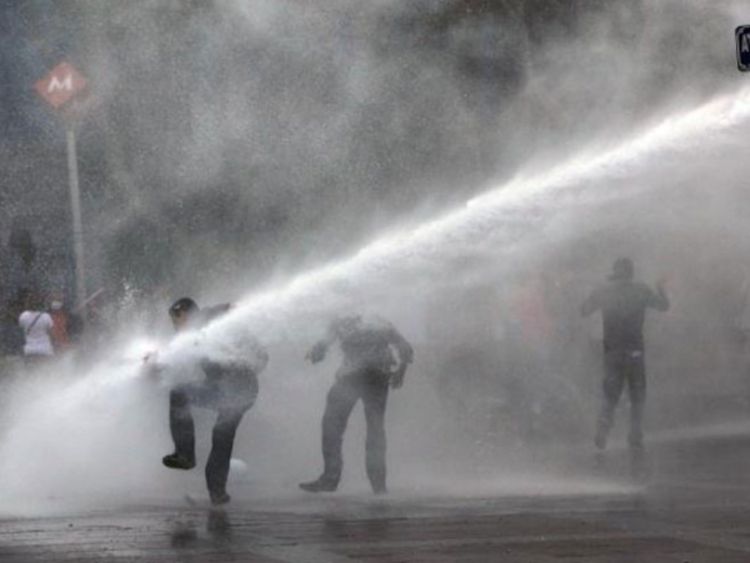 Turska: Opet suzavac i hapšenja