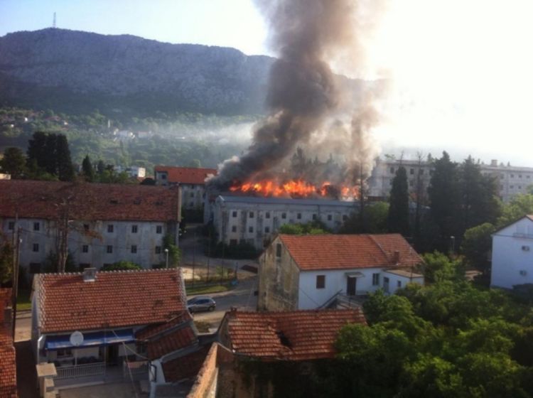 Gorjela zgrada Duvanske stanice u Ljubuškom
