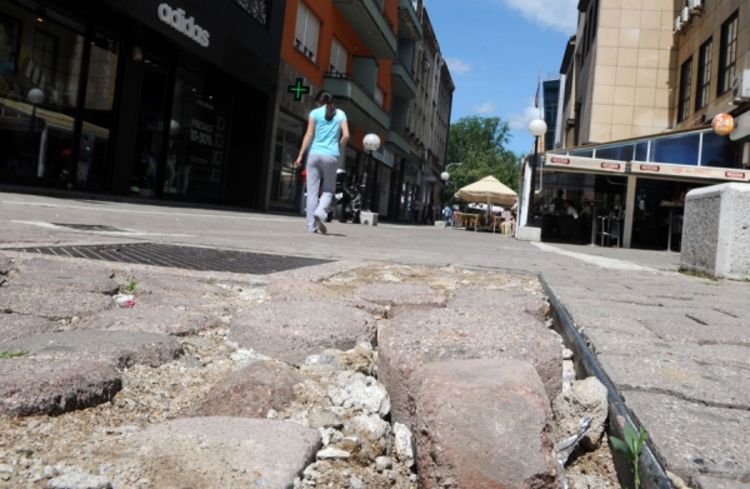 Oštećene pločice u centru Banjaluke