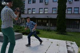 Poljoprivrednici jajima gađali zgradu Vlade FBiH u Sarajevu