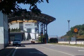 Prelaz u Kozarskoj Dubici trenutno zatvoren