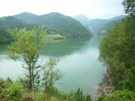 Na Drini se prevrnuo čamac sa troje ljudi
