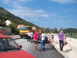 Mještanima trebinjskih naselja presječeni  prilazi kućama