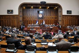 Narodna skupština Srbije: Žaljenje zbog žrtava u Srebrenici