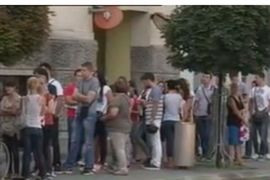 Redovi pred banjalučkom gradskom upravom: Jagma za posao popisivača 