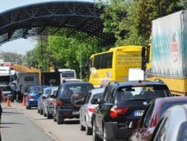 Jedan sat čekanja na ulazu u BiH u Gradišci
