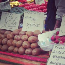 Prodavci na tržnici: Pipajte ga al´ nježno