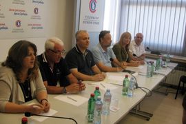 URS ostaje u vladi, Dinkić pristao na smjene