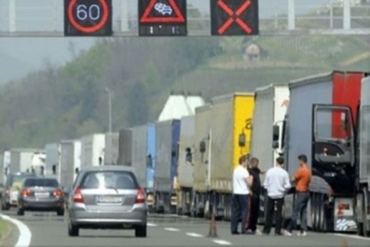 Velike gužve kod Neuma, kamioni bili blokirani i u Brodu i Velikoj Kladuši