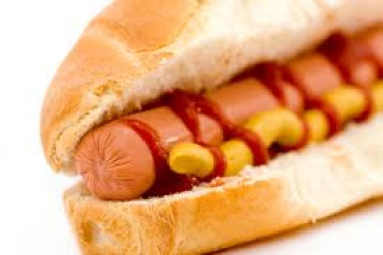 Pojeo 69 hot dog sendviča i postavio novi rekord