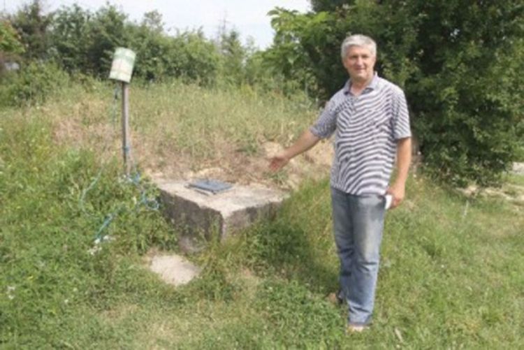 Mještani Krčmarica ogorčeni zbog vodovoda: Nemamo vodu jer smo na ničijoj zemlji