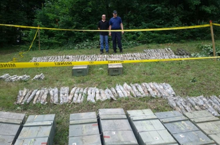 SIPA kod Tešnja pronašla ogromnu količinu naoružanja i eksploziva