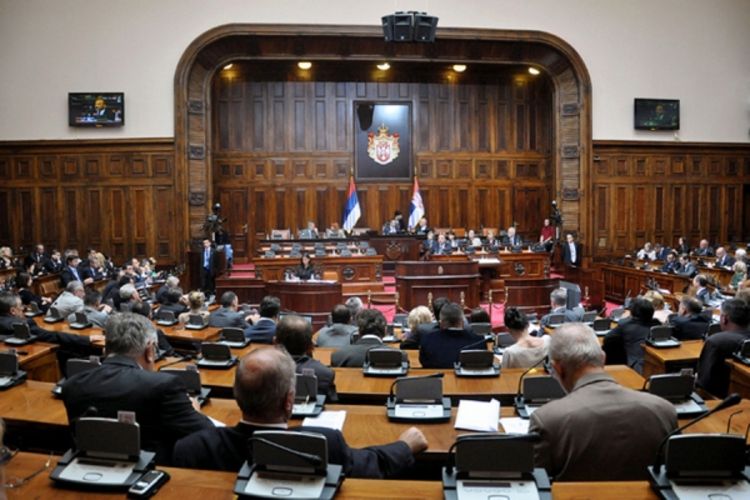 Narodna skupština Srbije: Žaljenje zbog žrtava u Srebrenici