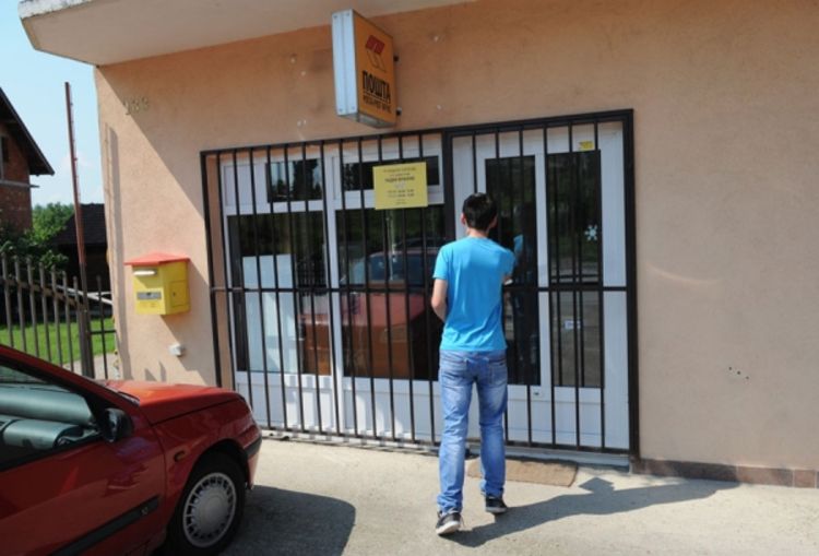 Banjaluka: Lopovi naoružani automatskim puškama opljačkali poštu