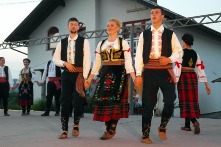 Petrovdansko veče folklora