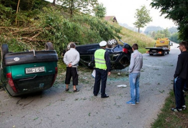 Prijedor: Fiat i audi završili na krovu