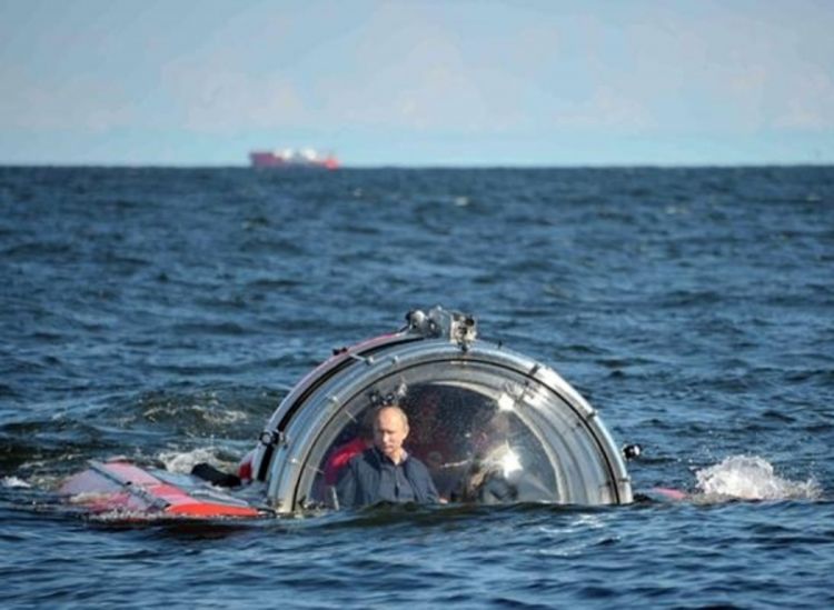 Putin u podmornici na dnu mora