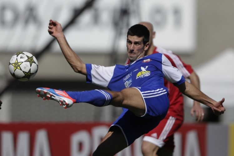 Novak Đoković u muškom društvu uživa na Hvaru